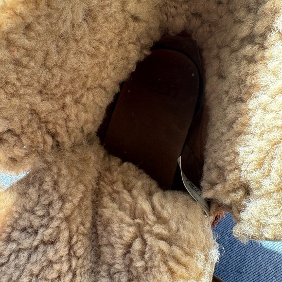 UGG Brown Women's Winter Boots - Picture 8 of 8